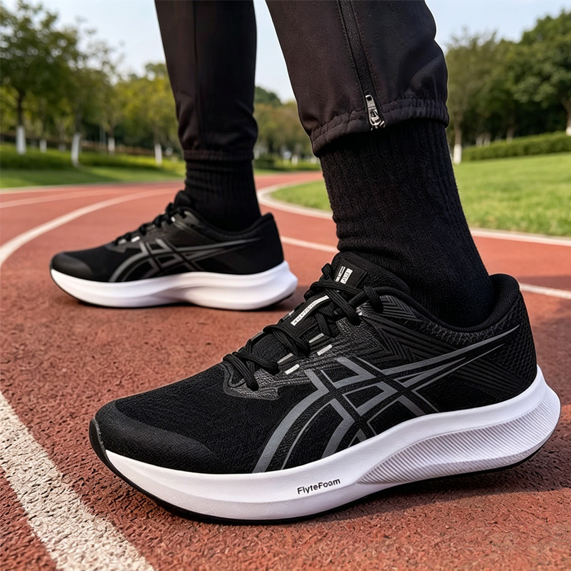 Asics HYPER SPEED 5 1011C084-0 - огляд і ціна Running Gear Asics